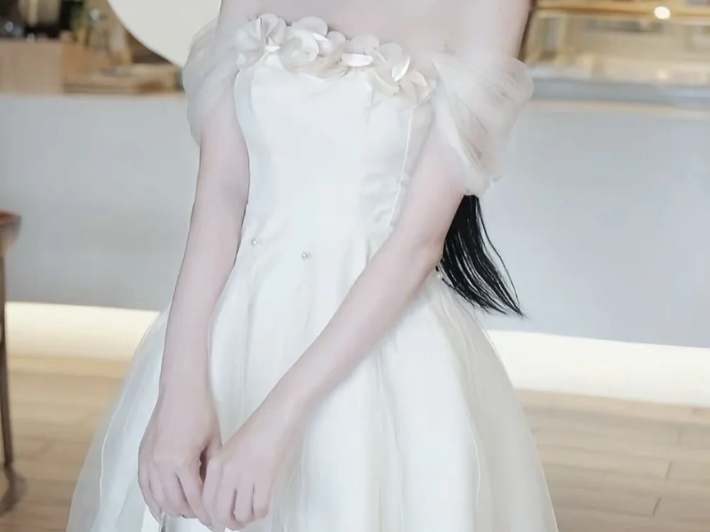 Lee3698 Adlı Modelin Çevrimdışı XXX Sohbeti