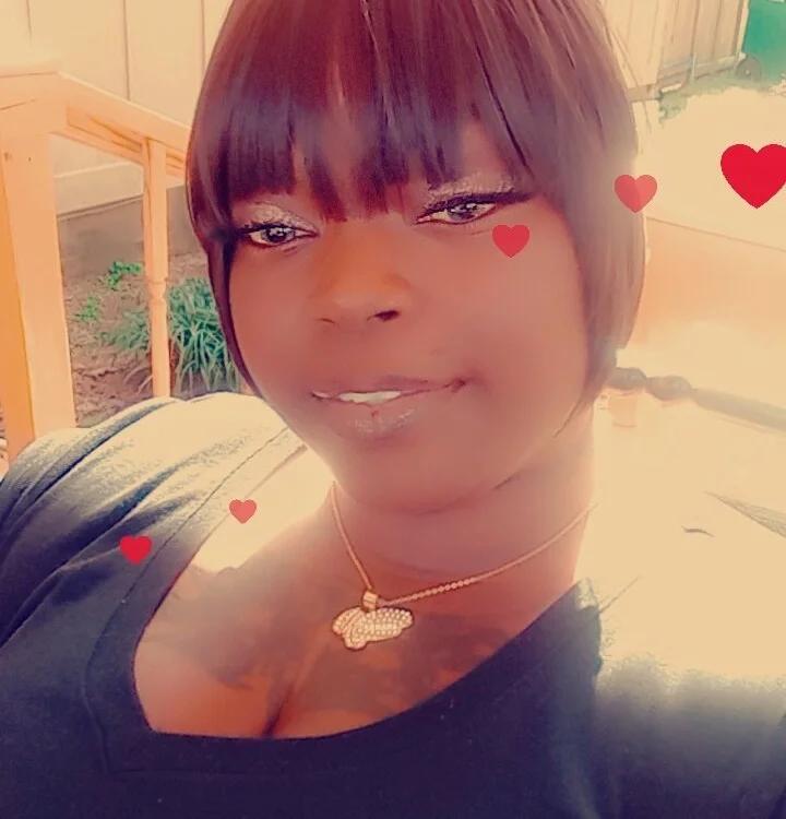 Queenvee88's Offline XXX Chat