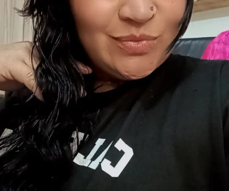 isis_milove's Offline XXX Chat