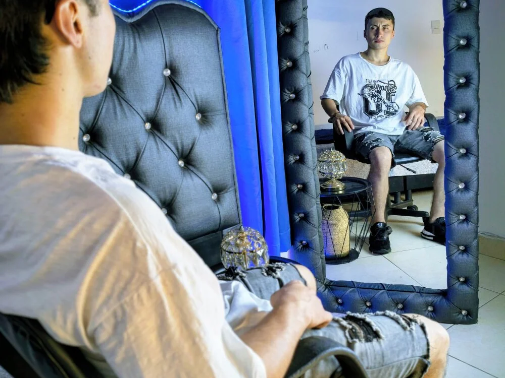 Oliver_Benedet – Offline XXX chat