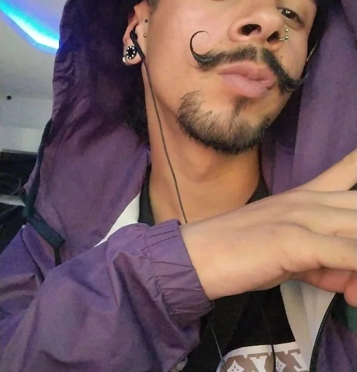 _sebgaa's Offline Chat Room