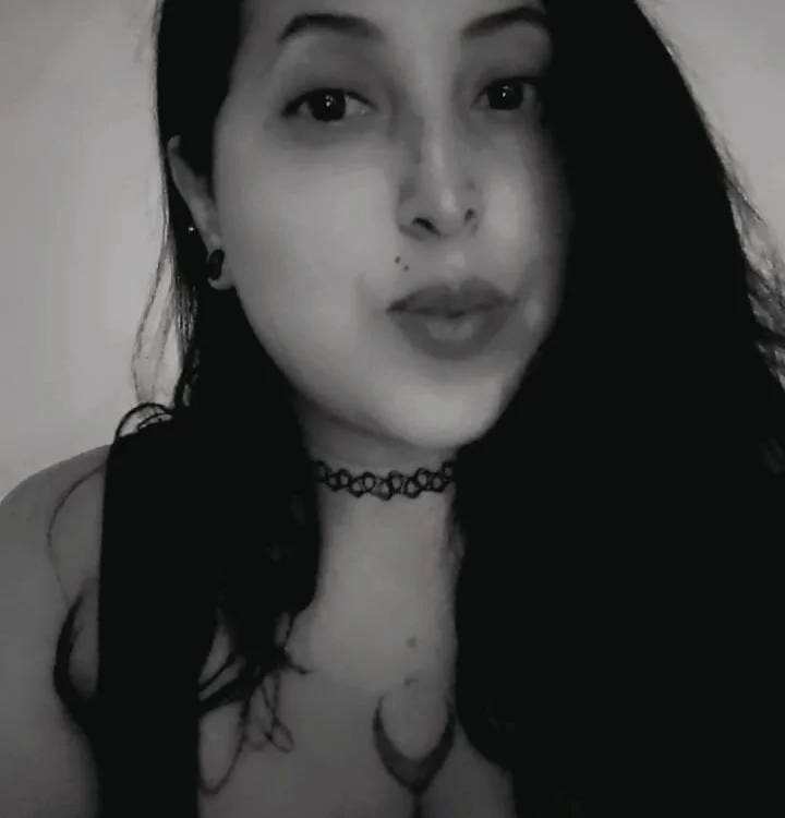 LilithZaens Offline Chatraum