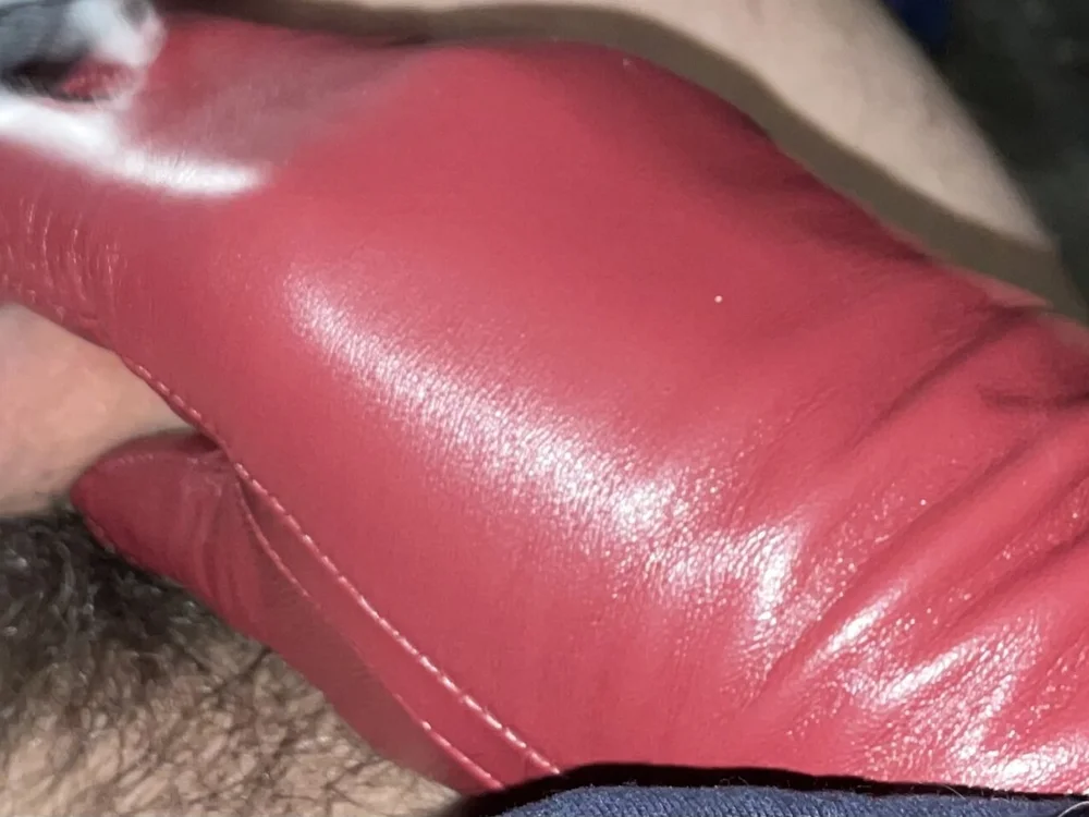 ห้องแชทออฟไลน์ของ Leathergloves90