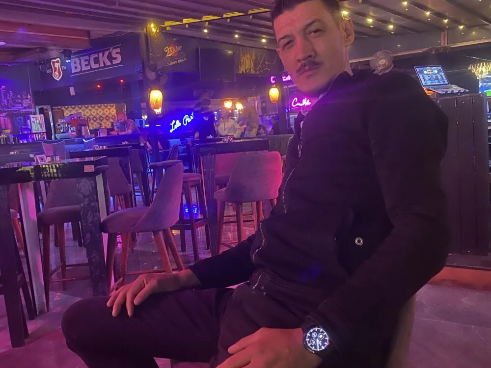 دردشة Tall_musty الجنسية دون اتصال