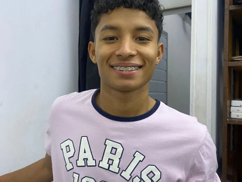 TonyVery_M's Offline XXX Chat