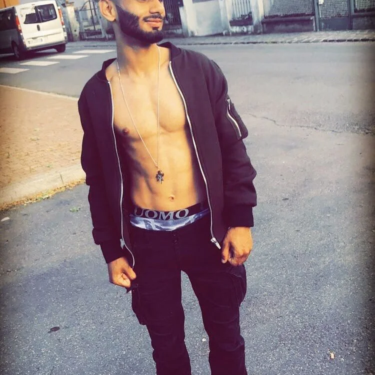 bamboloo998's most recent online preview