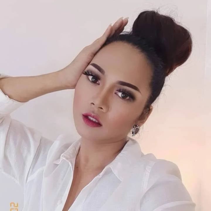 MassiveCockTrans Obrolan XXX Offline