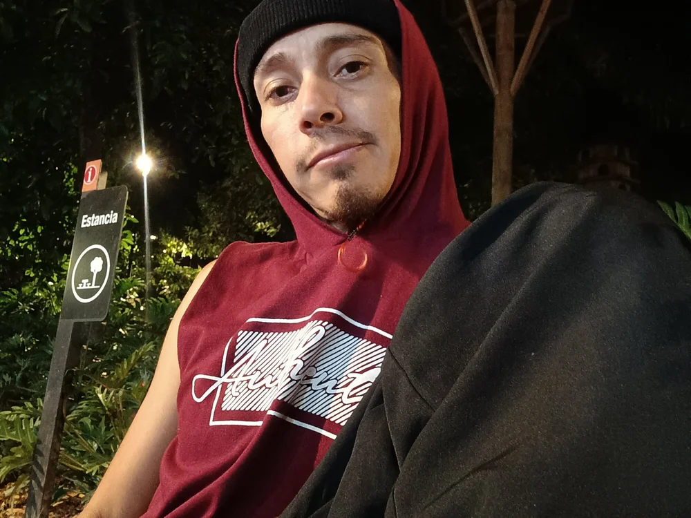 Offline chatovací místnost Edward_slim2