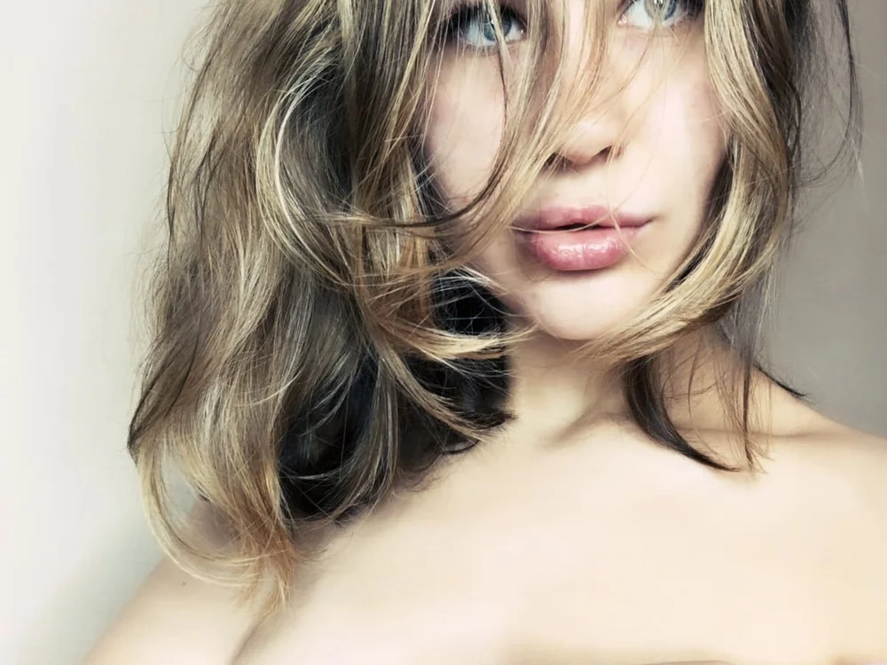 bbglossshine Chat XXX offline