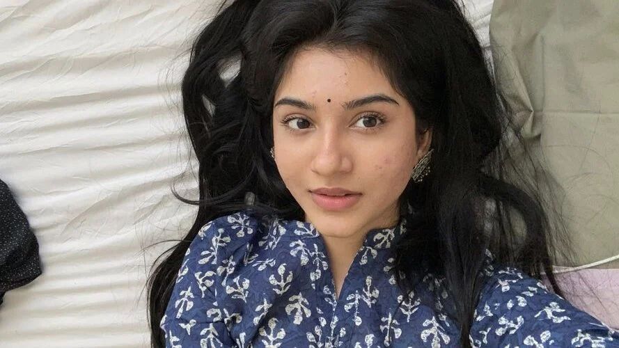 Isha-star's most recent online preview