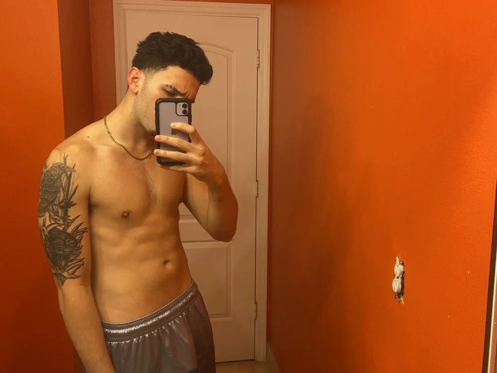 LetzCruz's Offline XXX Chat