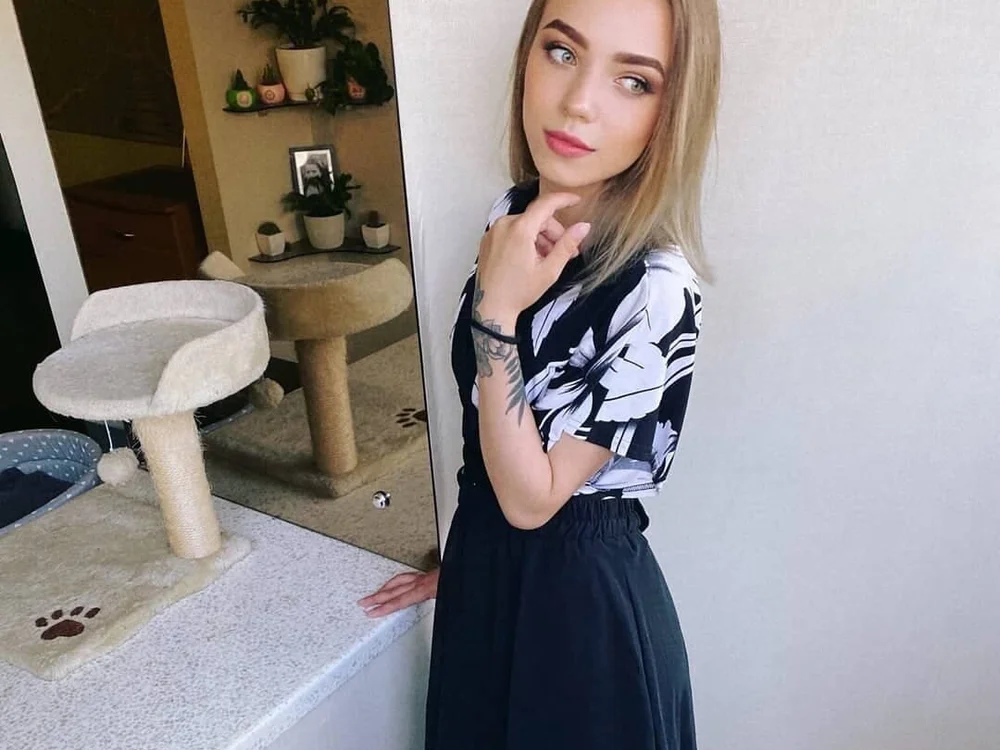 CaitlinKat's Offline XXX Chat