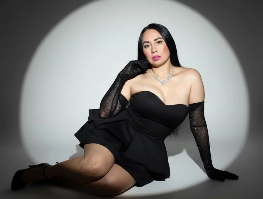 ariana-lopez offline XXX-chat