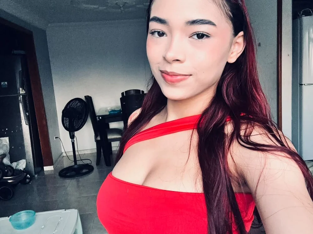 Nicole_vega18 Adlı Modelin Çevrimdışı XXX Sohbeti