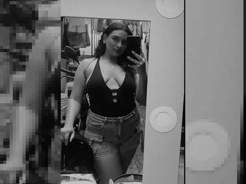 Chatroom XXX hors ligne de lolabitch_1