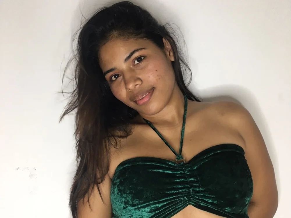 Anthonellaa_'s Offline XXX Chat