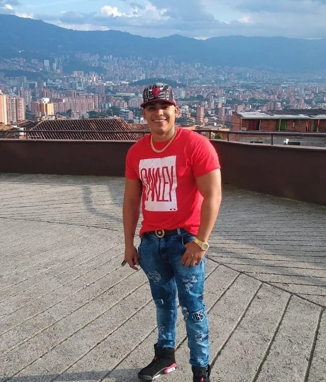 muscle_23's Offline XXX Chat