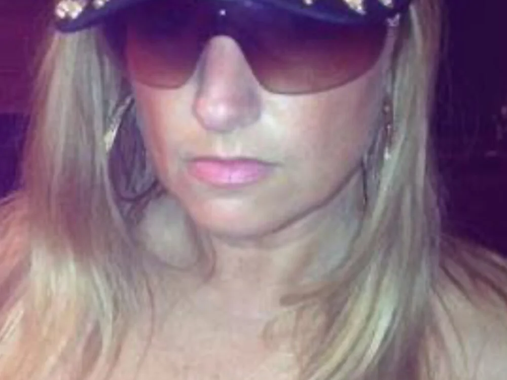 Aleesa_milfxo Chat XXX Ngoại tuyến