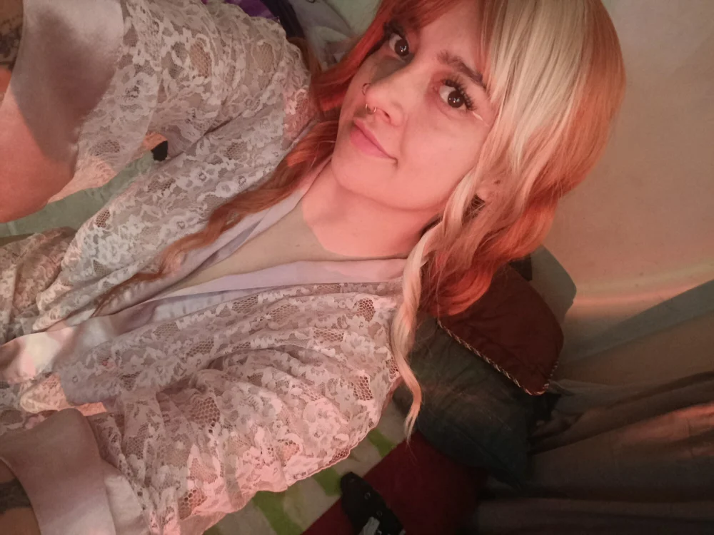 CORALINE_GREYM's most recent online preview