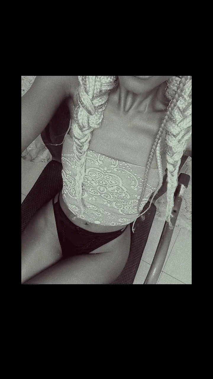 hotpetitegirl22
