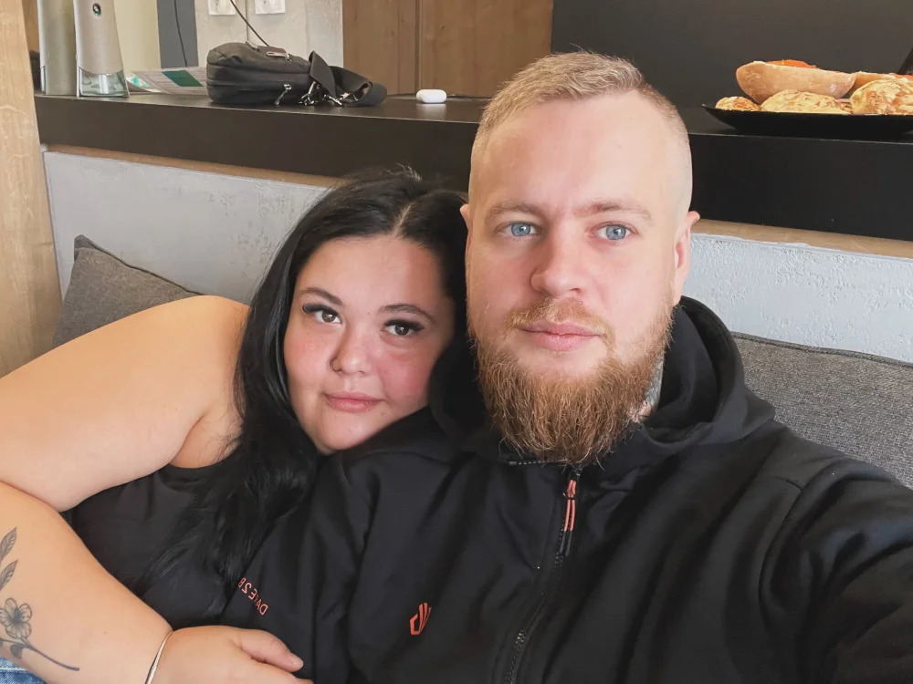JohnnyandAlice's Offline Chat Room