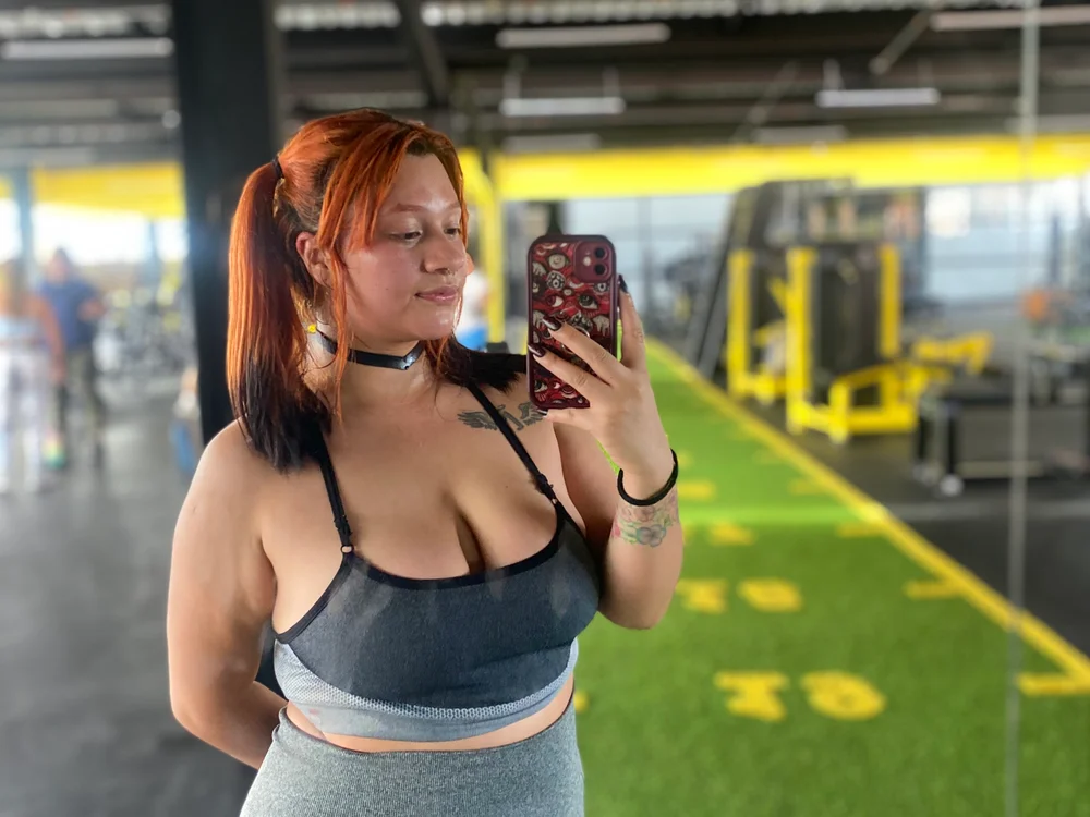 _carlotta_x Adlı Modelin Çevrimdışı XXX Sohbeti