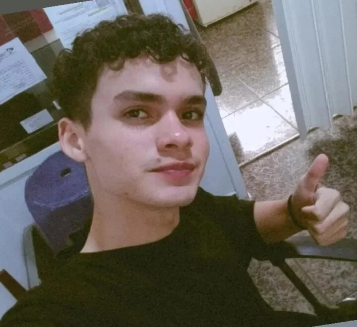 Romelio_rr offline chatrum