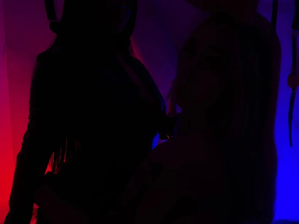 Red_LiipsDuon Offline XXX chat