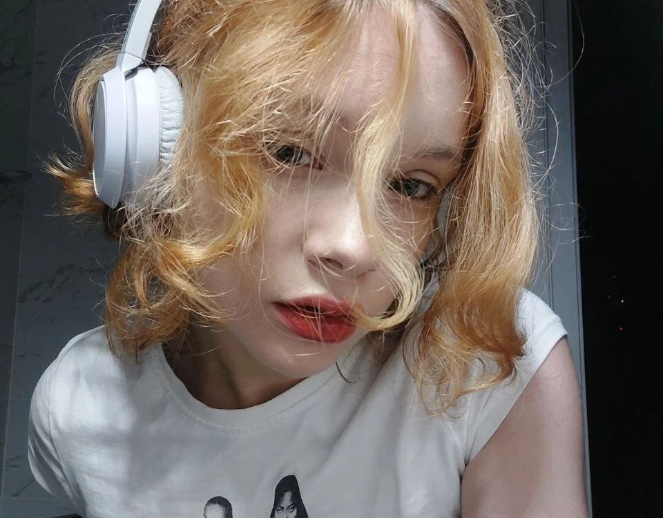 MilaYoungXXX's Offline XXX Chat