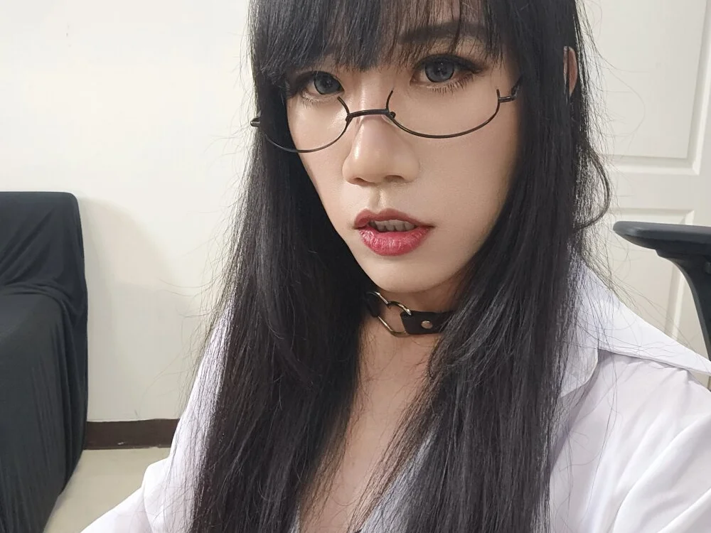 sissynini 離線 XXX 聊天