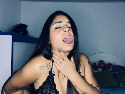 chloe__bennett__
