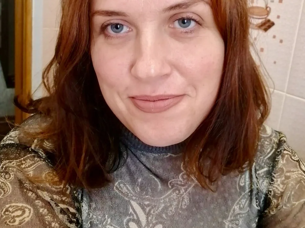 redheadllina's Offline Chat Room