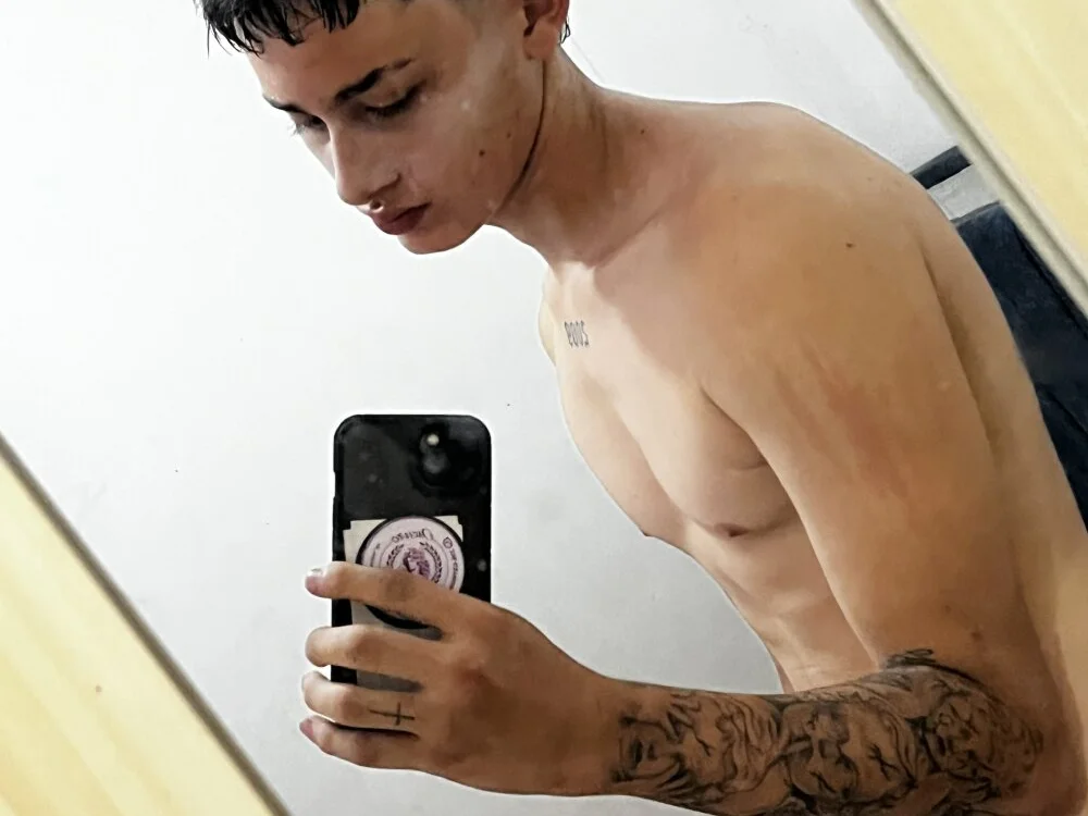 Czat XXX offline – adrian_hot04