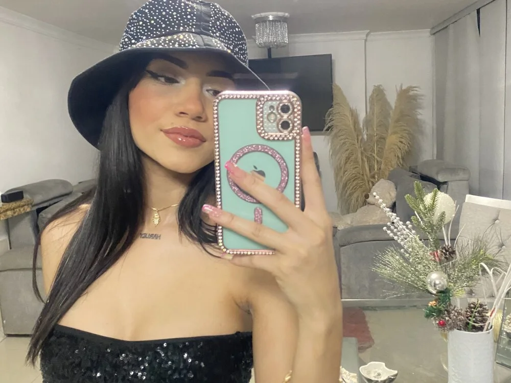 Fox_couplee69 Offline XXX-Chat