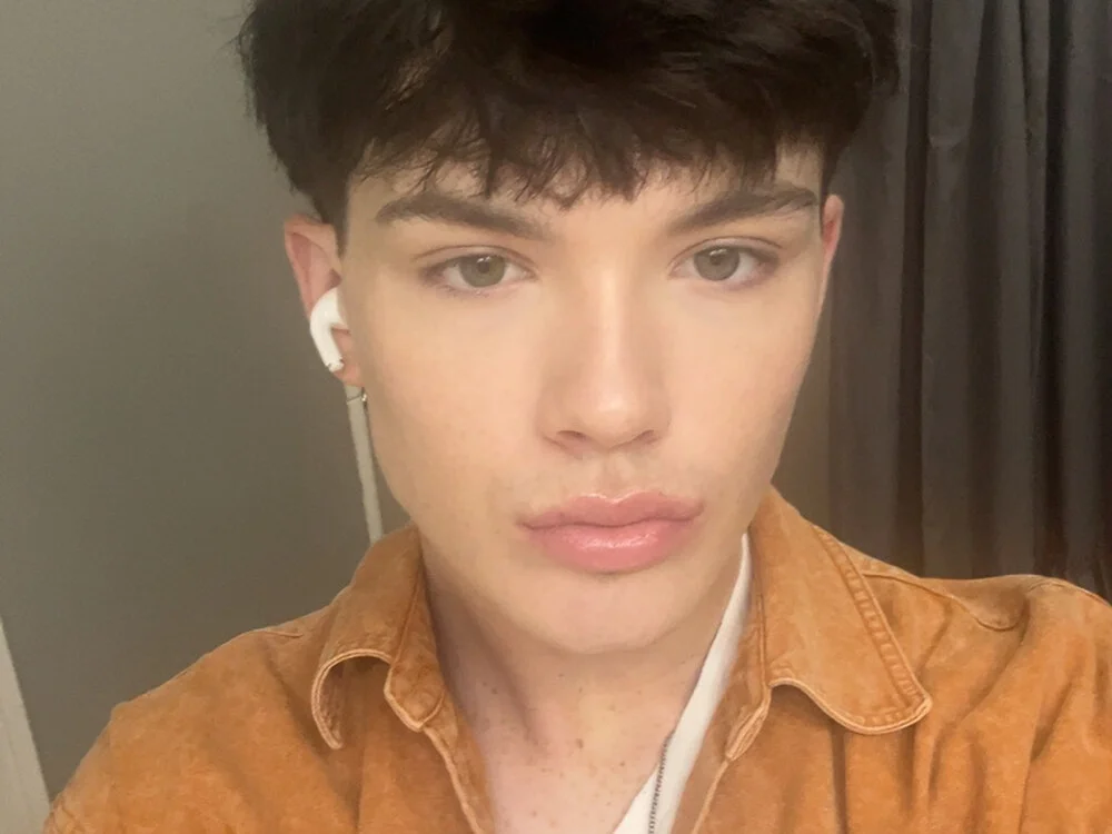 Cadegettingpaid's Offline XXX Chat