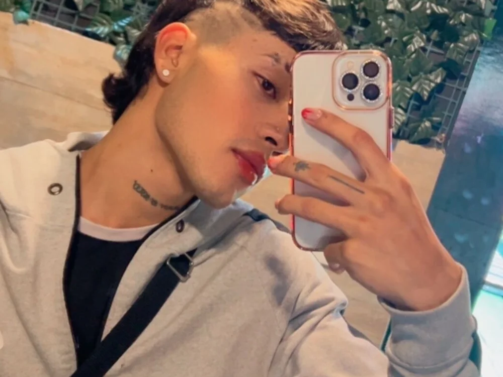Walton_twink1's Offline XXX Chat