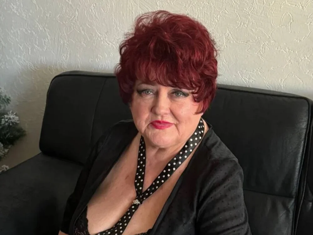 Rovena_Reds' Offline XXX Chat