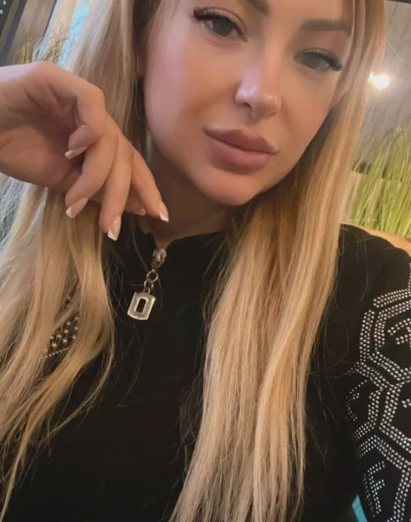 BeLlaRiinaa offline chatrum
