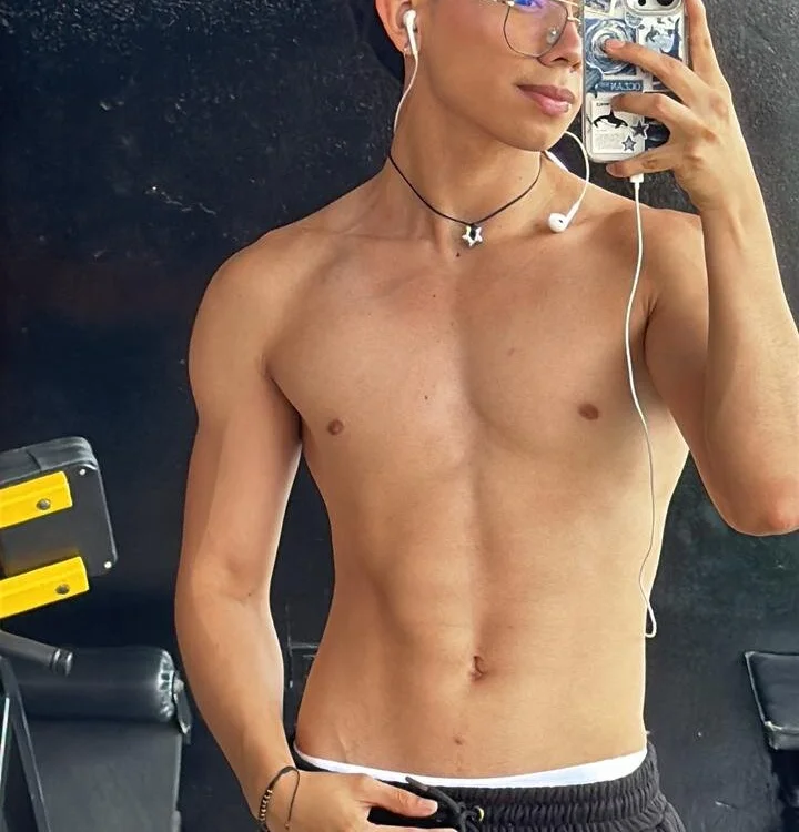 Offline XXX chat liam_twiink