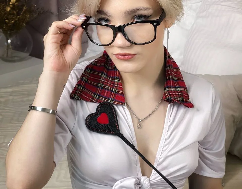 Megan_Lora 離線 XXX 聊天