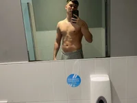 yuyu250strokee's webcam live show