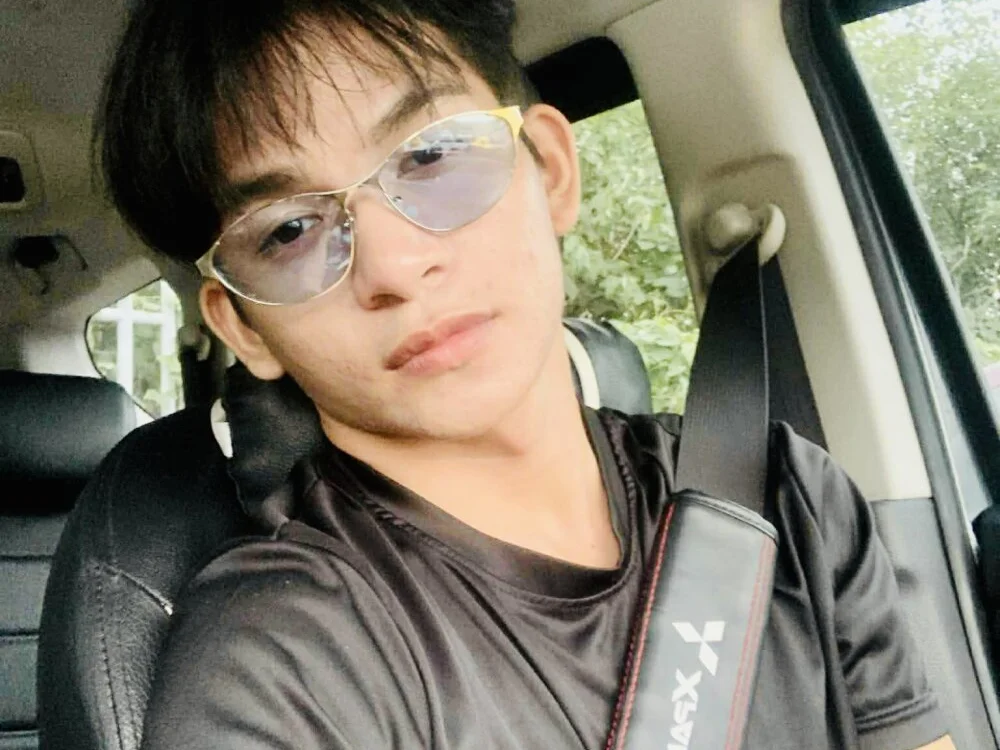 urtwinkjoshx Obrolan XXX Offline