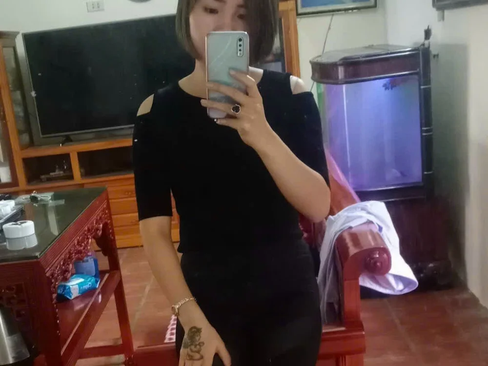 -Tara-a Offline XXX-Chat