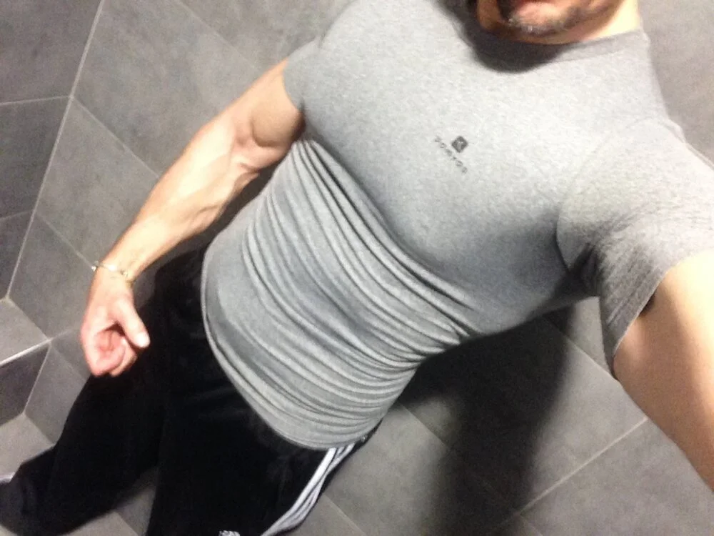 jouet75: офлайн-секс-чат