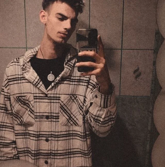 ห้องแชทออฟไลน์ของ Claudiu16611