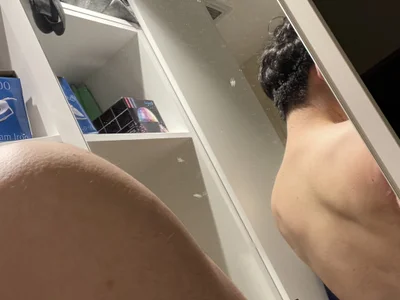 Profile of Look_4a_Girl