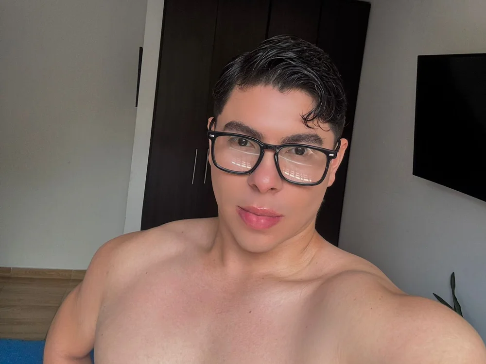 دردشة Dereck_delaVega الجنسية دون اتصال