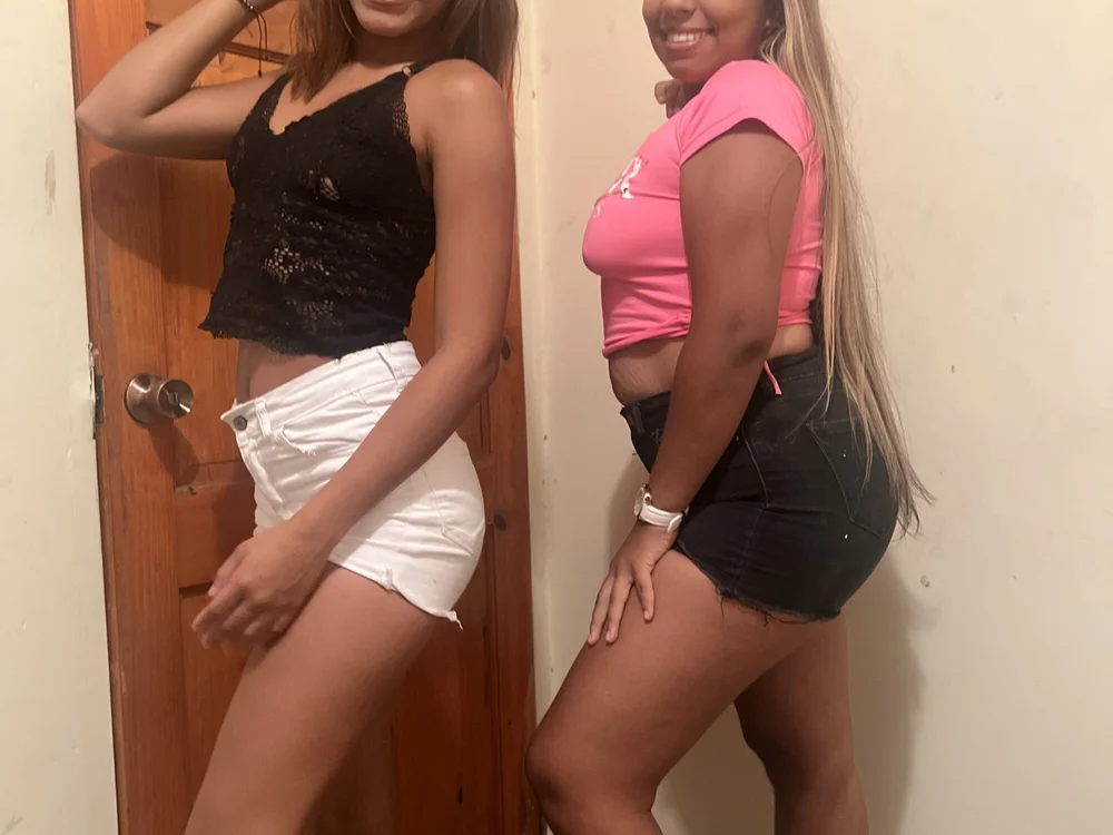 skygirls69's Offline XXX Chat