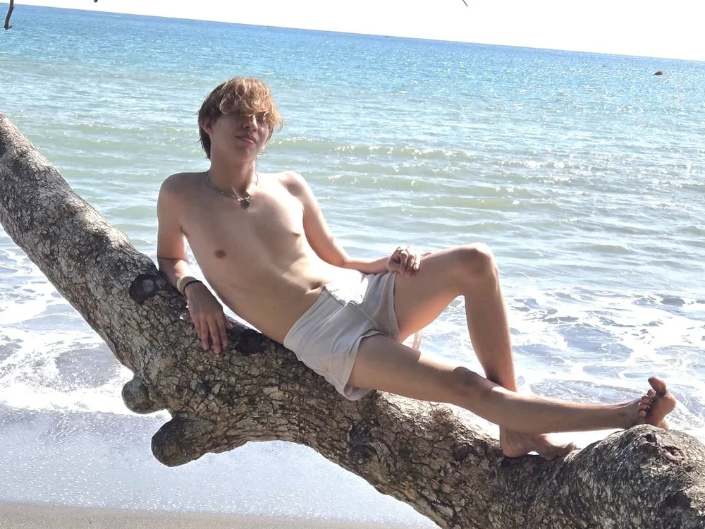 Bobygay07 Chat XXX offline