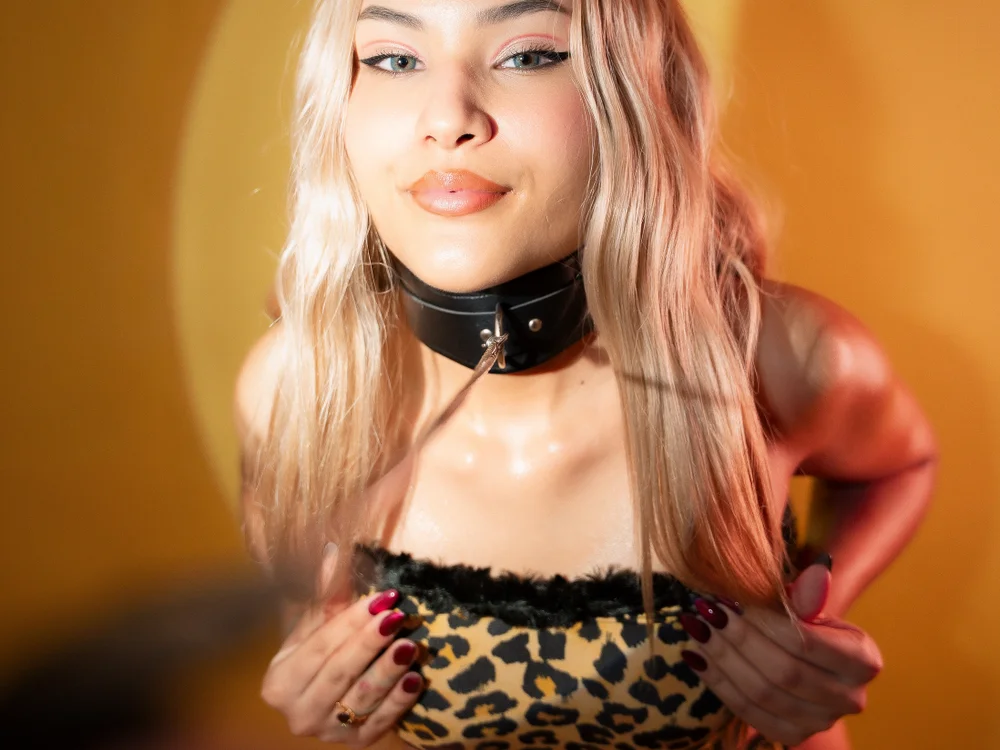 mia_poppy__'s Offline XXX Chat